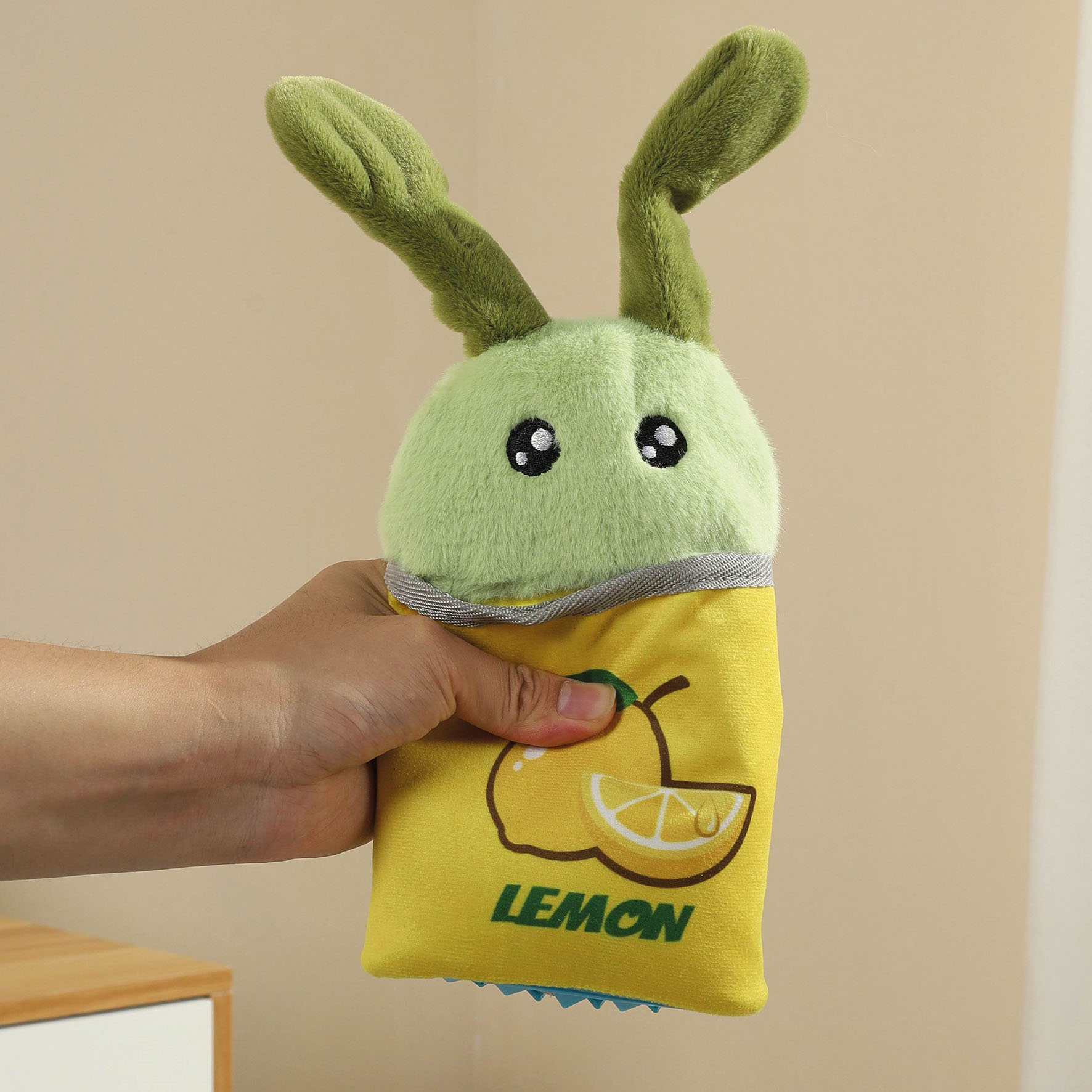 M-Pets Hundespielzeug Trevor, Gelb & Grün, 11,7 x 5 x 23,5 cm